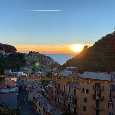 Отель The Manarola Main Plaza Экстерьер фото