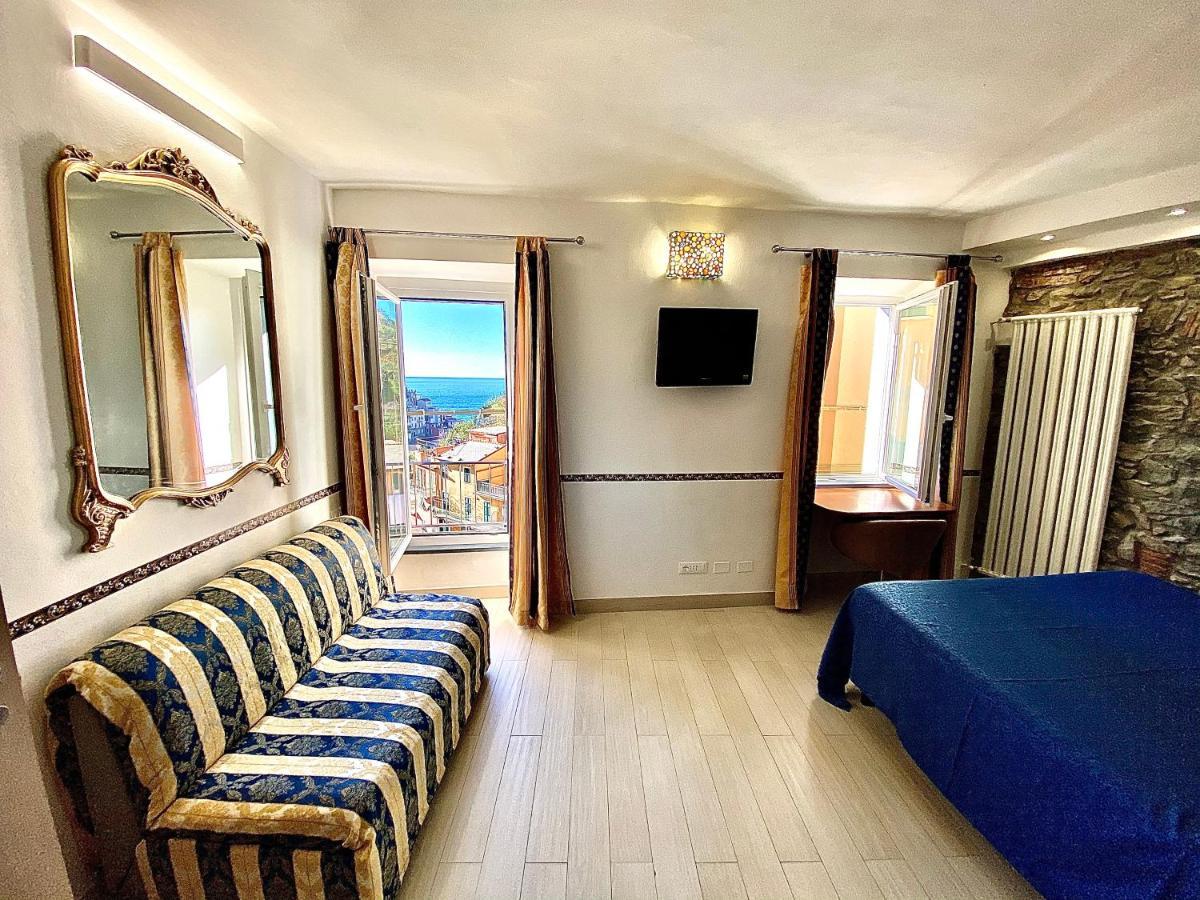 Отель The Manarola Main Plaza Экстерьер фото