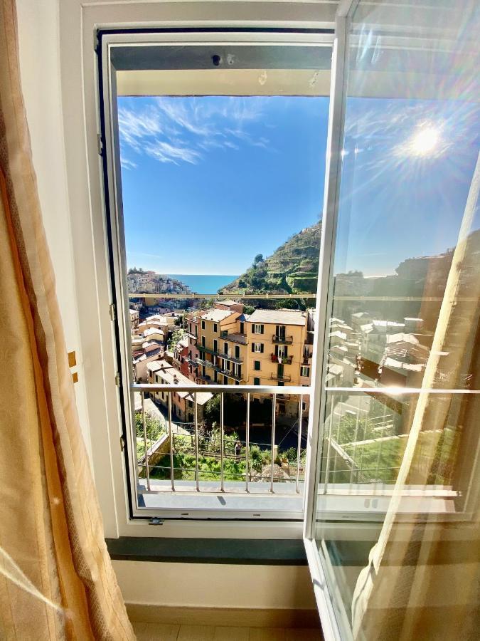 Отель The Manarola Main Plaza Экстерьер фото